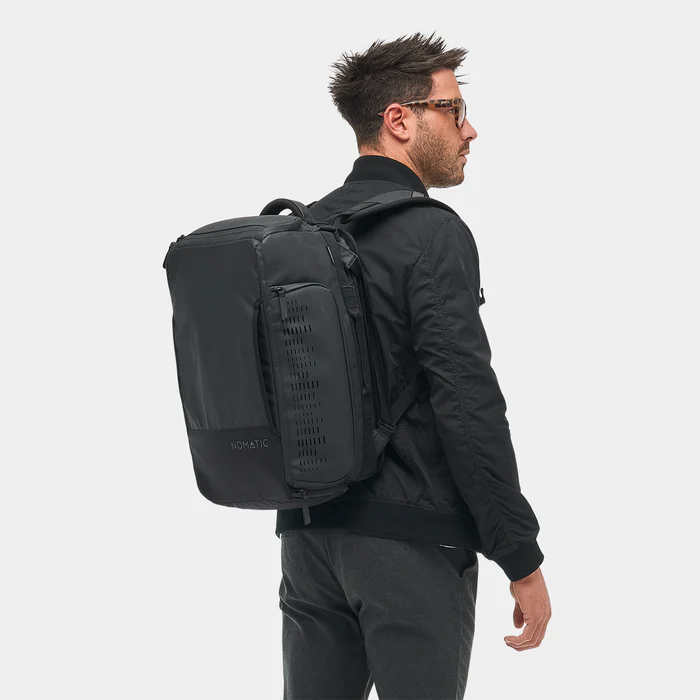 TRBG30-BLK-02_TravelBag30L_Black_NOMATIC_OM_07