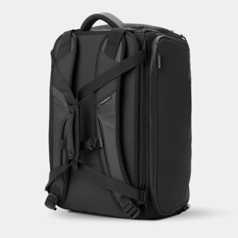 TRBG30 BLK 02 TravelBag30L Nomatic AngleBack