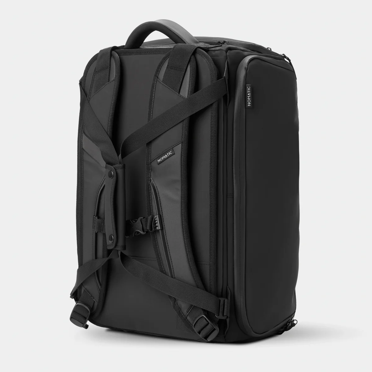 TRBG30-BLK-02_TravelBag30L_Nomatic_AngleBack