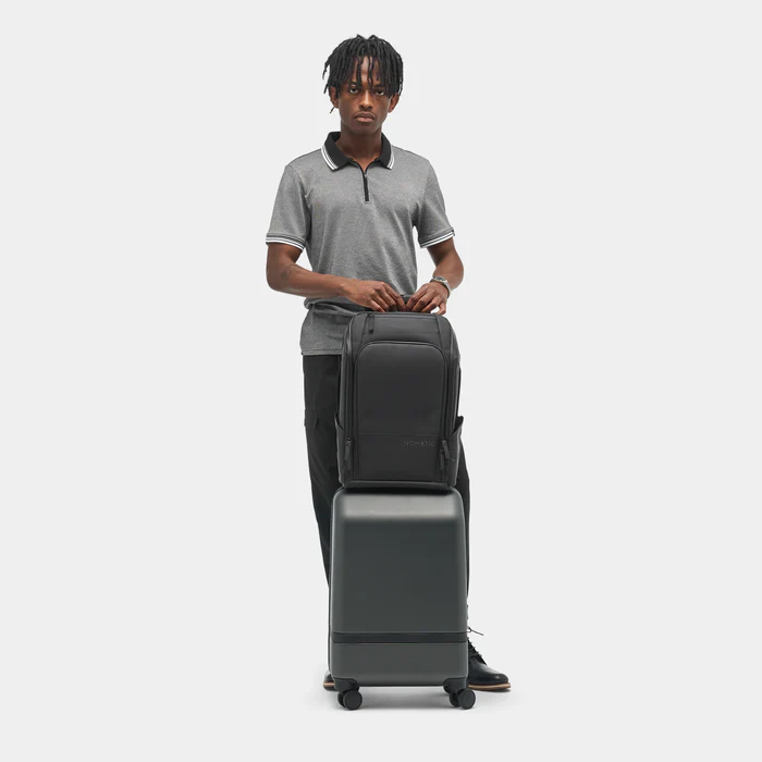 TRPK14-BLK-01_TravelPack14L_Black_NOMATIC_OM_05-1