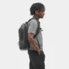 TRPK14-BLK-01_TravelPack14L_Black_NOMATIC_OM_06-1