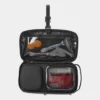 ACTBSM-BLK-02_Toiletry_Nomatic_Sm_Open_20190702 Contenido dentro de neceser pequeño