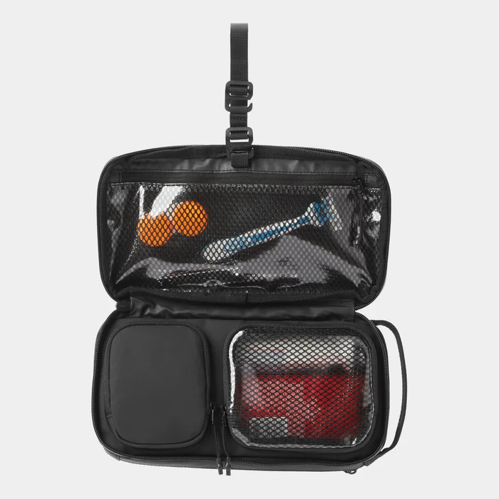 ACTBSM-BLK-02_Toiletry_Nomatic_Sm_Open_20190702 Contenido dentro de neceser pequeño