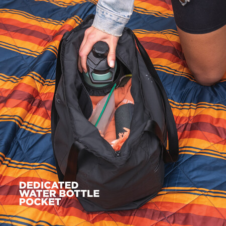 CTOT28-BLK-01_Nomatic_NavCollTote28L_03 Sugerencia de uso Nomatic tote bag 28L