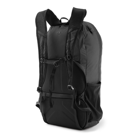 NVCOLL-BLK-01_NavigatorCollapsiblePack16L_Nomatic_Back Mochila Navigator 16L Nomatic