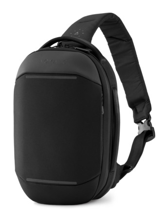 NVSL06-BLK-01_NavigatorSling6L_NOMATIC_ECOMM__Black_Angle Navigator Sling 6L Negro