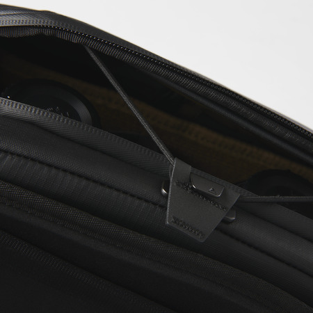 PMSLNG-BLK-01_McKinnonSling8L_NOMATIC_ECOMM_01 McKinnon Sling 8L Nomatic