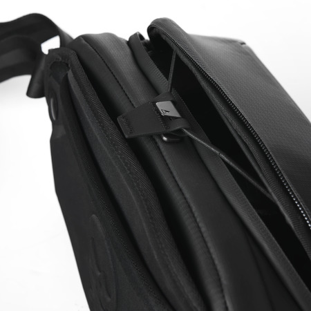 PMSLNG-BLK-01_McKinnonSling8L_NOMATIC_ECOMM_02 McKinnon Sling 8L Nomatic