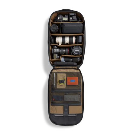 PMTP-00-BLK-01_McKinnonCameraPack35L_NOMATIC_ECOMM__Open03_ McKinnon Camera Pack 35L Nomatic abierta